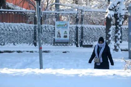 Meteoroloji'den 45 il için kar ve fırtına uyarısı. Sıcaklıklar 10 derece düşecek  | NTV Haber