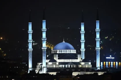 Akşam ezanı saat kaçta okunacak? Regaip Kandili iftar vakti saat kaçta? 25 Aralık İstanbul, Ankara, İzmir iftar saati | NTV Haber