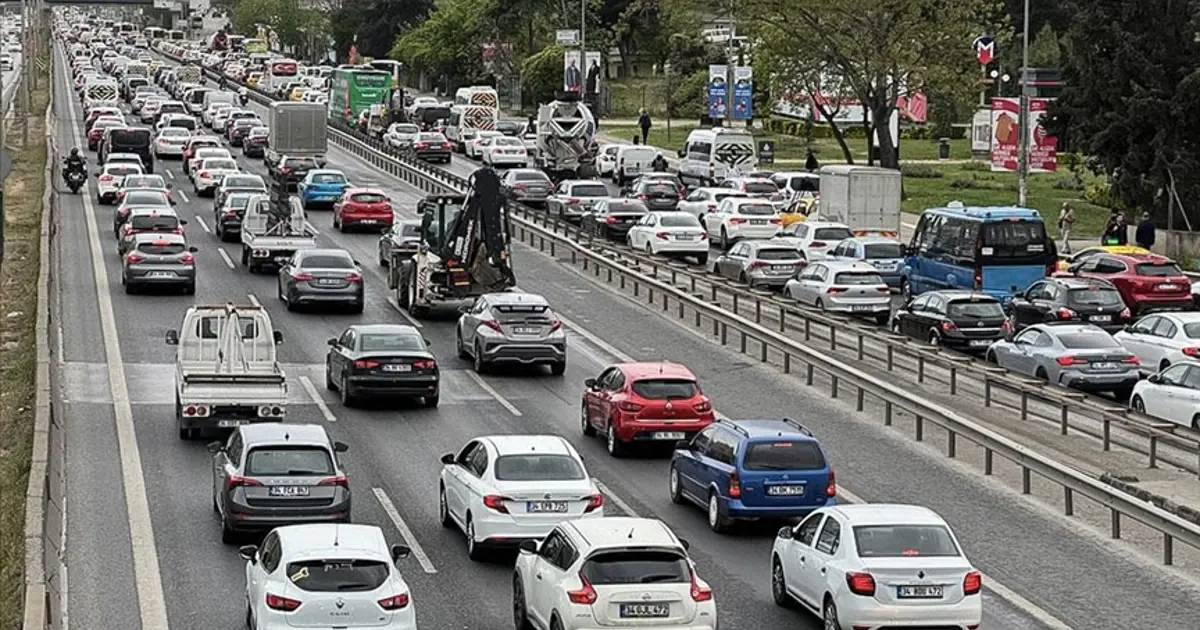 İstanbullular yılda kaç saati trafikte geçiriyor? | NTV Haber