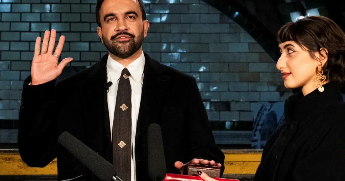 New York'un ilk Müslüman belediye başkanı Kur'an-ı Kerim üzerine yemin etti