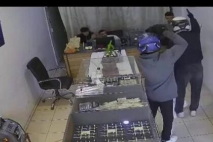 Hatay’da silahlı kuyumcu soygunu: 3 dakikada 3 kilo altınla kaçtılar