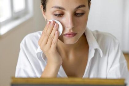 Yüzdeki lekeleri silgi gibi siliyor! Bebek cildin sırrı bu iki karışımdaymış