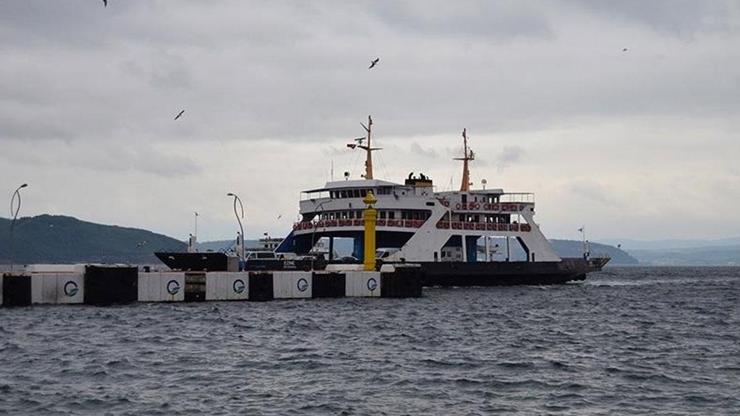 Feribot seferlerine fırtına engeli
