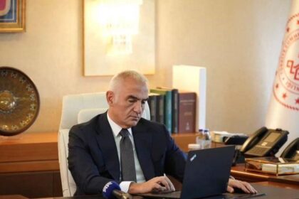 Bakan Ersoy duyurdu! İstanbul’da dizi ve film çekimlerine standart getirildi