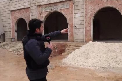 YPG'liler tarihi camiyi karargah yaptı! - Son Dakika Dünya Haberleri CNN Türk | Video