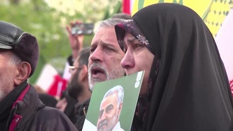 İranda toplu cenaze töreni