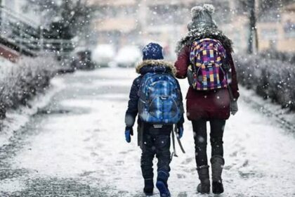 BUGÜN OKULLAR TATİL Mİ? Perşembe Okul Var Mı? 15 Ocak 2026 Perşembe Okullar Tatil Mi? Valilikten Açıklama Geldi Mi?