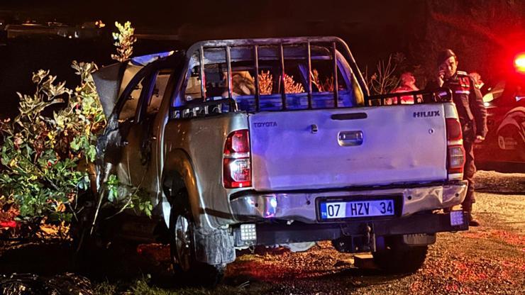 Antalya'da yanan kamyonette erkek cesedi bulundu