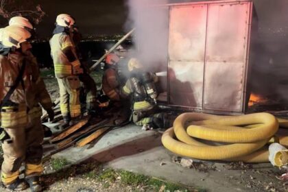 İstanbul - Avcılar'da konteynerde çıkan yangın söndürüldü