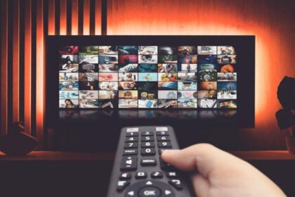 19 OCAK YAYIN AKIŞI: Bugün Televizyonda Neler Var? Bu Akşam Uzak Şehir Var Mı? İşte 19 Ocak Pazartesi TV Yayın Akışı...