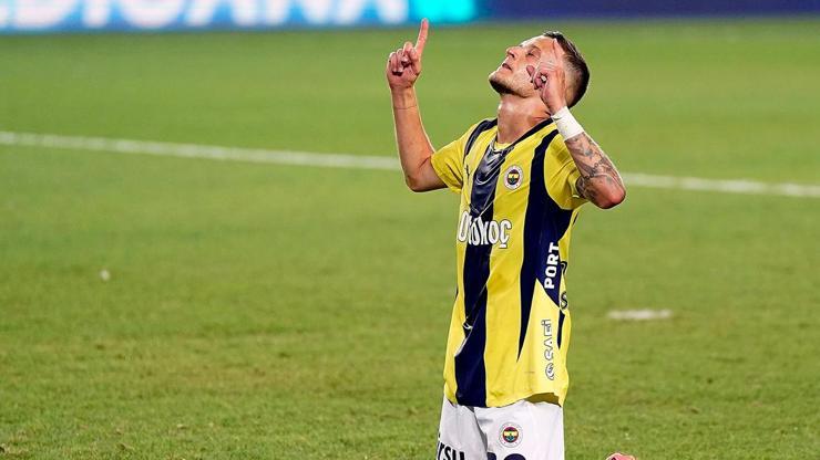 Sebastian Szymanski, Fenerbahçe’ye veda etti