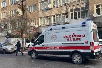 Kayseri'de sobadan sızan gazdan etkilenen 4 kişi hastaneye kaldırıldı