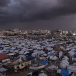 Gazze'de yangın felaketi. Anne ile çocuğu çadırda can verdi