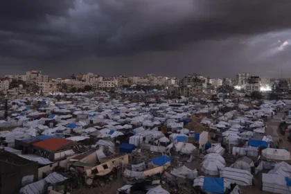 Gazze'de yangın felaketi. Anne ile çocuğu çadırda can verdi