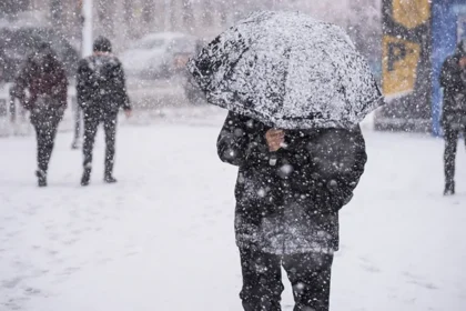 İstanbul'da sıcaklık 10 derece birden düşecek. Kar ve soğuk hava geri geliyor | NTV Haber