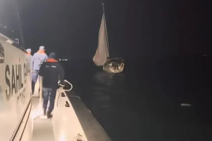 Çanakkale Boğazı'nda kurtarma operasyonu | NTV Haber