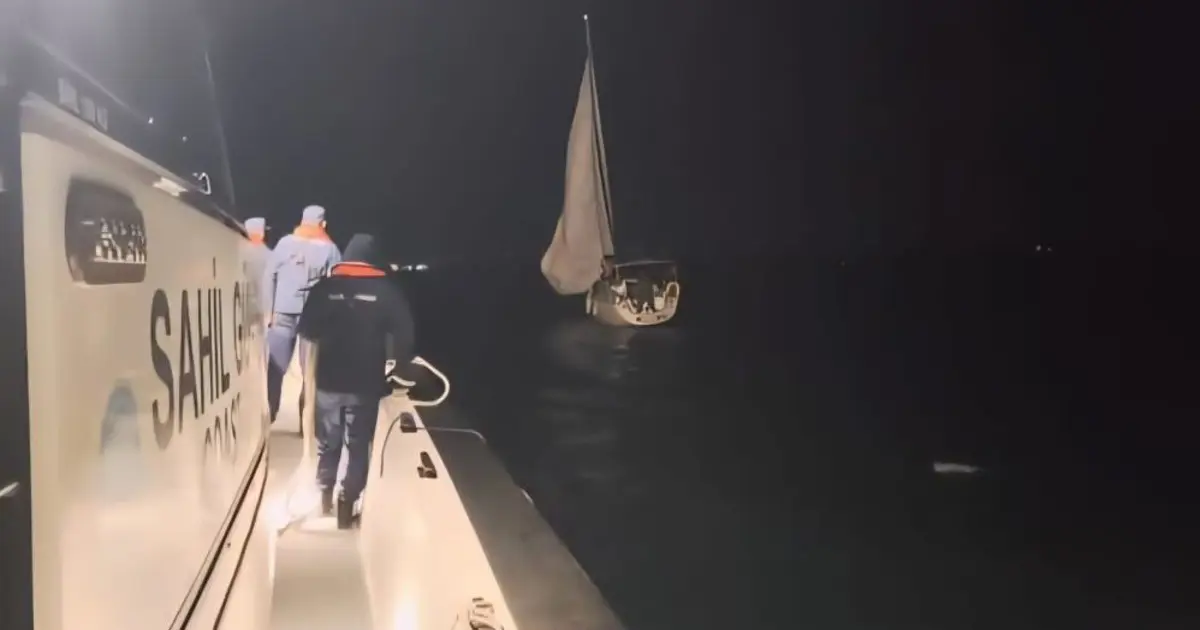 Çanakkale Boğazı'nda kurtarma operasyonu | NTV Haber