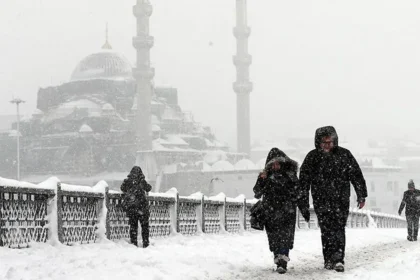 Yeni yılın ilk haftasında hava buz gibi. 63 ilde kar var | NTV Haber
