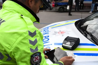 Trafik cezaları teklifi TBMM'de. Kural ihlallerine ağır cezalar geliyor | NTV Haber