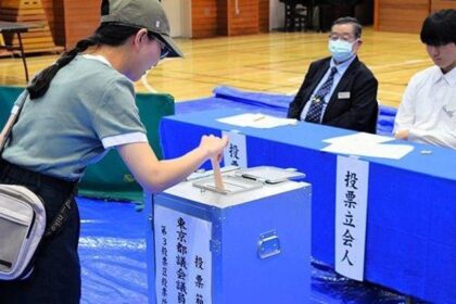 Japonya erken seçim için sandık başına gidiyor