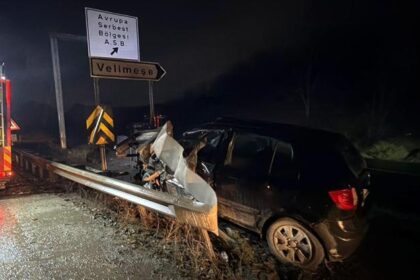 Otomobil bariyere çarptı, sürücü yara almadan kurtuldu
