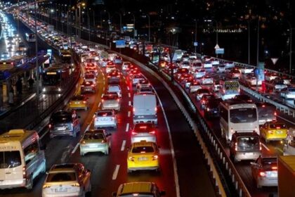 İstanbul'da trafik yoğunluğu yüzde 87'ye çıktı