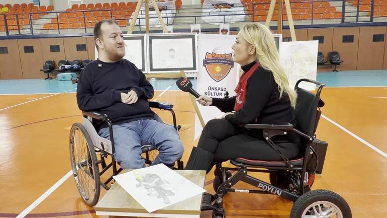 Engelleri sanata dönüştürdü: Ağzıyla resim çiziyor