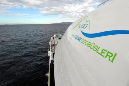 Deniz seferlerine fırtına engeli