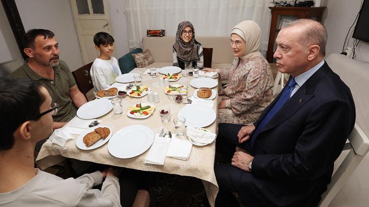 Cumhurbaşkanı Erdoğan, iftarda Kayacık ailesinin konuğu oldu