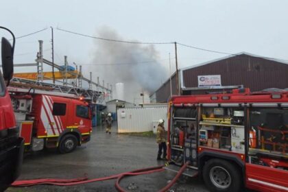 İstanbul- Eyüpsultan'da 3 iş yerinde yangın -1