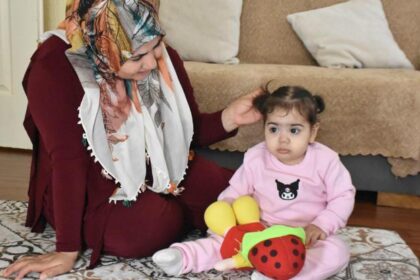 Kampanyası tamamlanıp, Dubai'ye giden SMA'lı Esma'nın annesi: İlaç damara girince kurtulacağına inandım