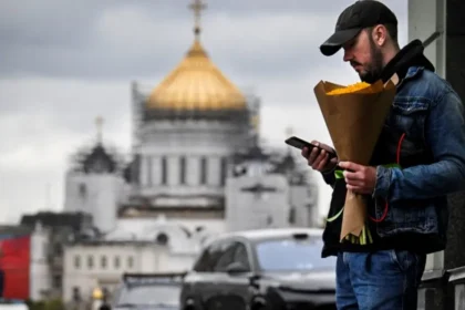 Moskova'da internet kesik. Halk çağrı cihazı ve telsiz alıyor