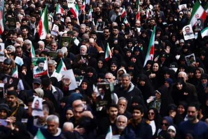 İran Savaşı 22. gününe girdi. İsrail Savunma Bakanı: "İran'a saldırıları yoğunlaştıracağız"