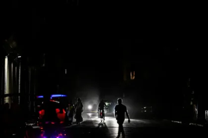 Küba'da 10 milyon kişi yine karanlıkta