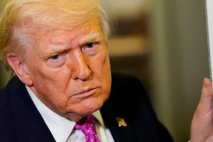 ABD'nin üçüncü uçak gemisi Ortadoğu'ya doğru yola çıktı. Trump: Savaş çok sürmeyecek