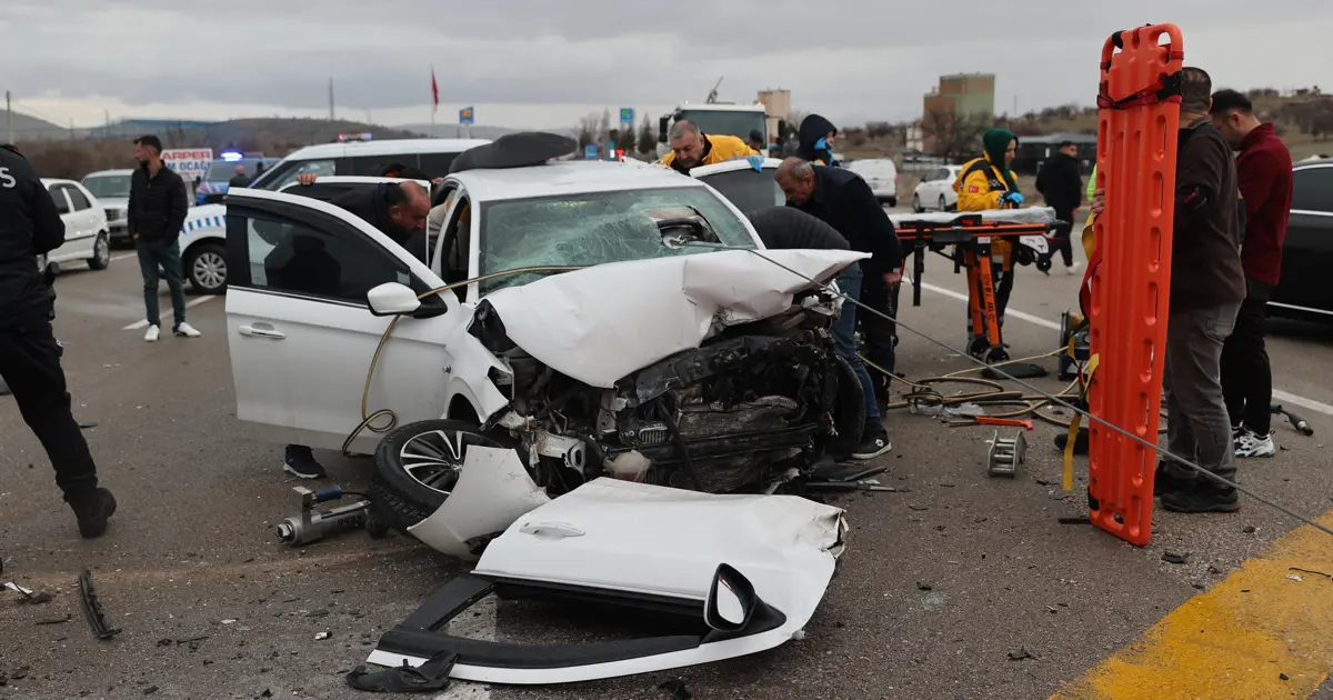 Nevşehir'de zincirleme kaza. 2 ölü, 7 yaralı
 | NTV Haber