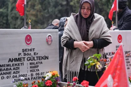 Edirnekapı Şehitliği'nde hüzünlü bayram | NTV Haber