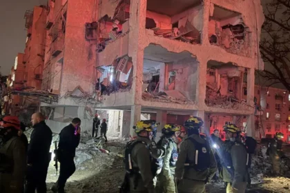 İran Savaşı 23'üncü gününde. İsrail'de iki kent vuruldu, 100'den fazla yaralı var