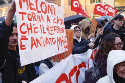 İtalya'da yargı reformu referandumda reddedildi