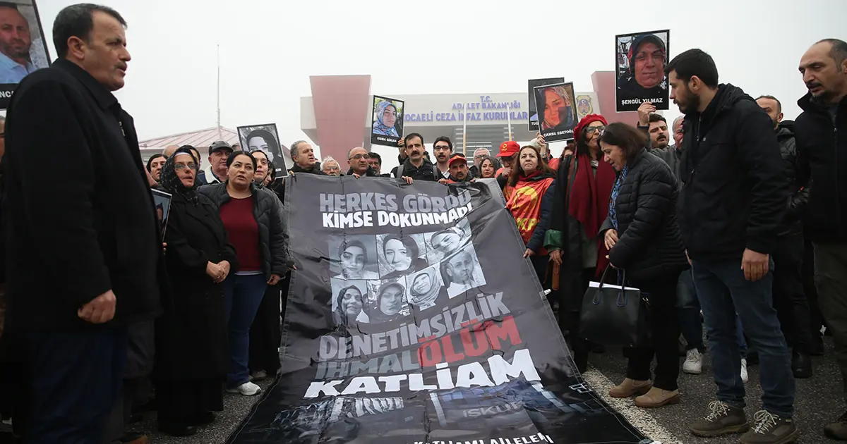 Kozmetik fabrikasında yangın davası başladı. Aileler adalet istedi | NTV Haber