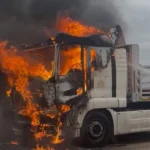 Korkutan görüntü. Park halindeki tır alev alev yandı | NTV Haber