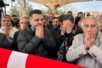 İlber Ortaylı için Fatih Camii'nde cenaze töreni düzenlendi | NTV Haber