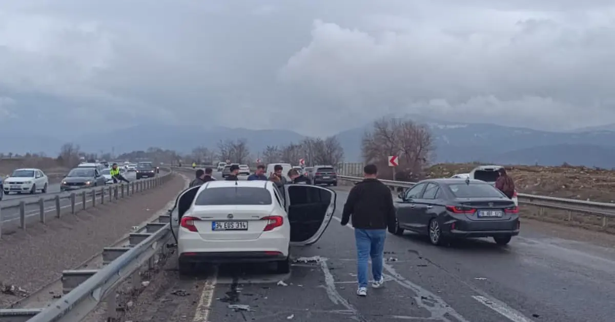 El frenini çekmeyi unuttuğu aracını durdurmaya çalışırken yaşamını yitirdi | NTV Haber