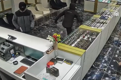 Kuyumcu soygunu: Silah da bilezikler de sahte çıktı | NTV Haber