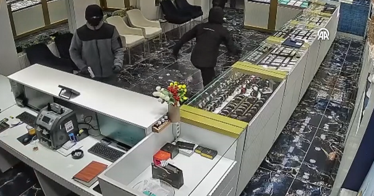 Kuyumcu soygunu: Silah da bilezikler de sahte çıktı | NTV Haber