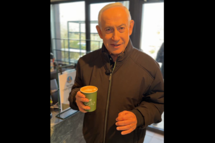 Netanyahu, "öldü" iddialarına karşı sosyal medyadan video paylaştı