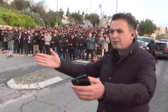 60 yıl sonra bir ilk. Mescid-i Aksa'da bayramda ibadet yasağı