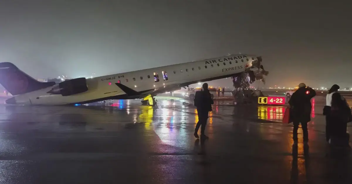 ABD'de havaalanı faciası. Uçakla itfaiye aracı çarpıştı