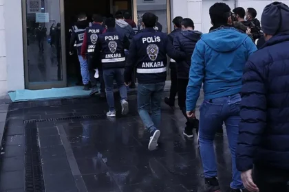 Sosyal medya şebekesine operasyon: 15 kişi tutuklandı | NTV Haber