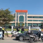 Kepez Kaymakamlığı'nda silah sesleri. Vatandaşlar binadan tahliye edildi | NTV Haber